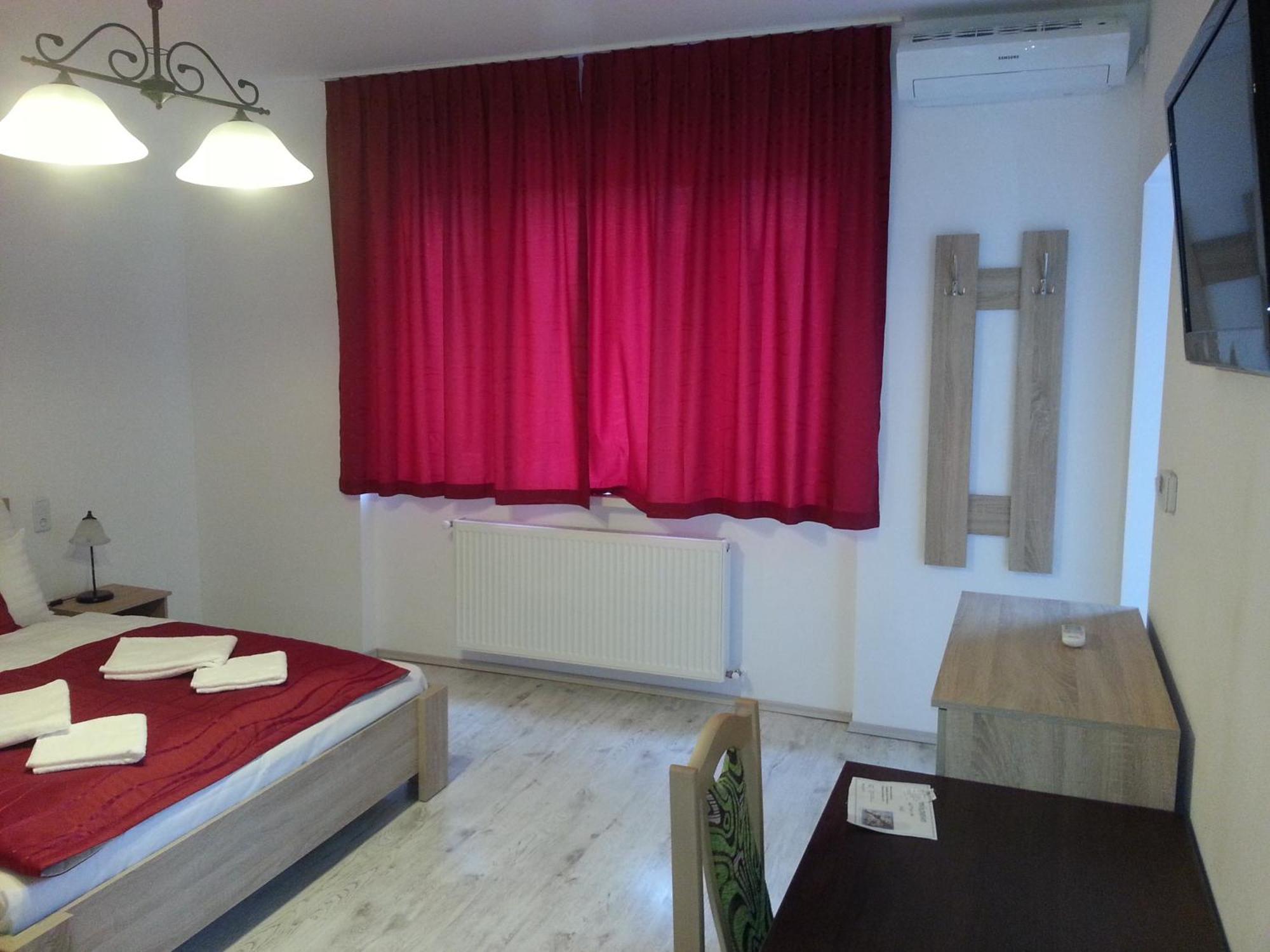 Downtown Apartment מישקולץ מראה חיצוני תמונה